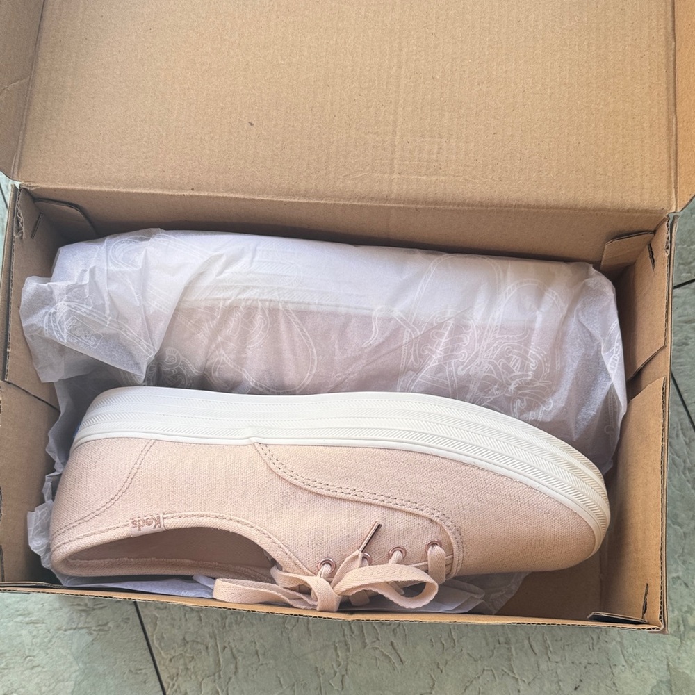 Pink Canvas Keds. New size 7.5